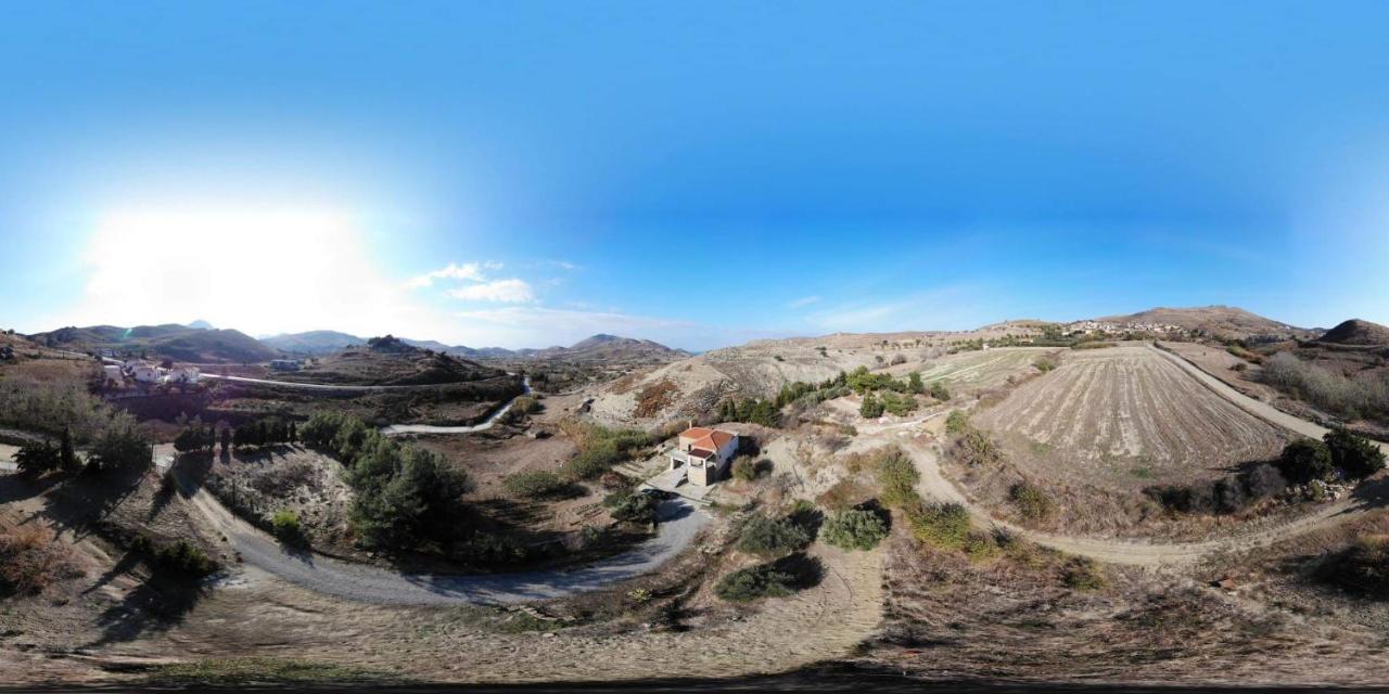 Вилла Stone House Of Panos Kornos Экстерьер фото